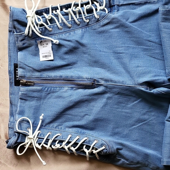 Akira NWT women's stonewash laceup straight leg jeans size 11/W29 - Picture 2 of 7